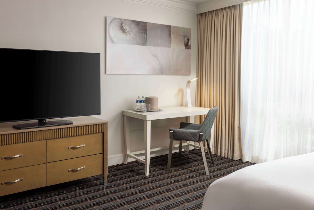 Room, 2 Queen Beds, Accessible (Mobility, 3x3 Shower) - Photo 3