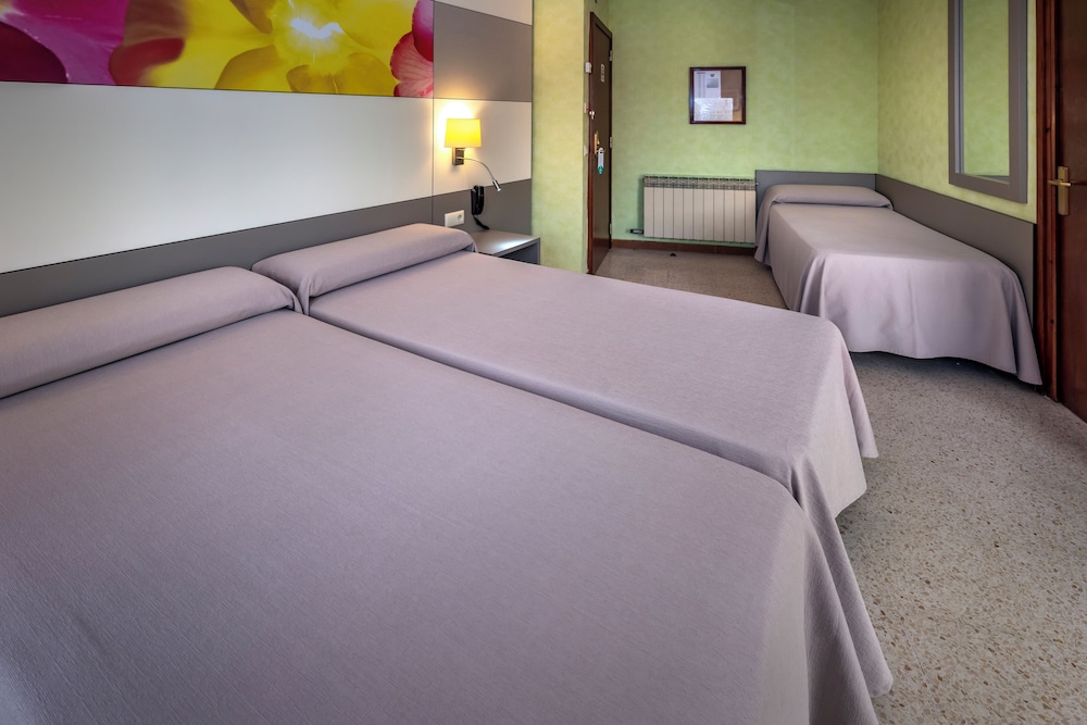 Standard Triple Room, Balcony