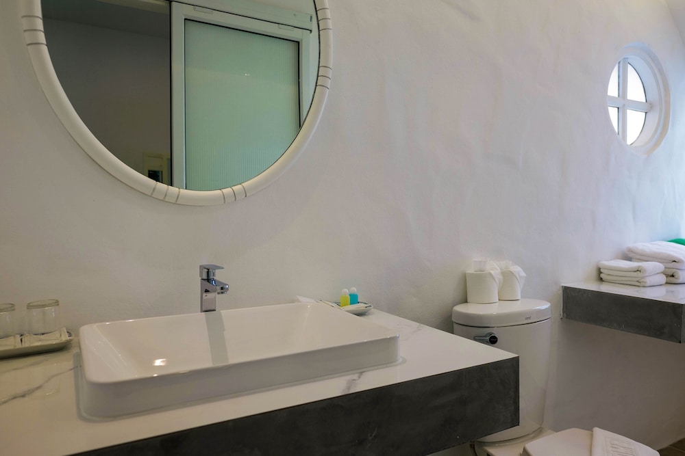Signature Villa, 1 King Bed, Sea View - Photo 5