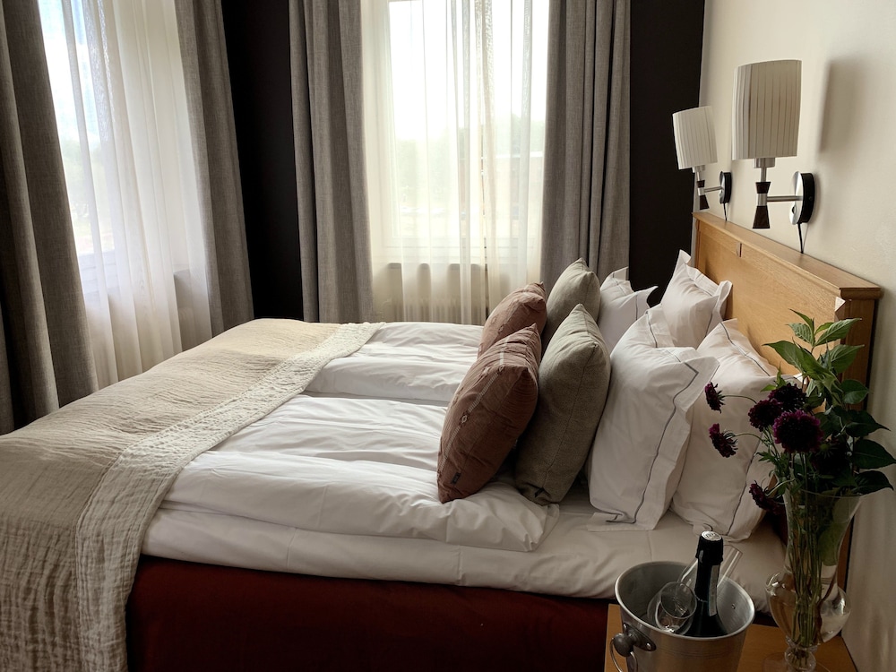 Economy Double Room, 1 Queen Bed