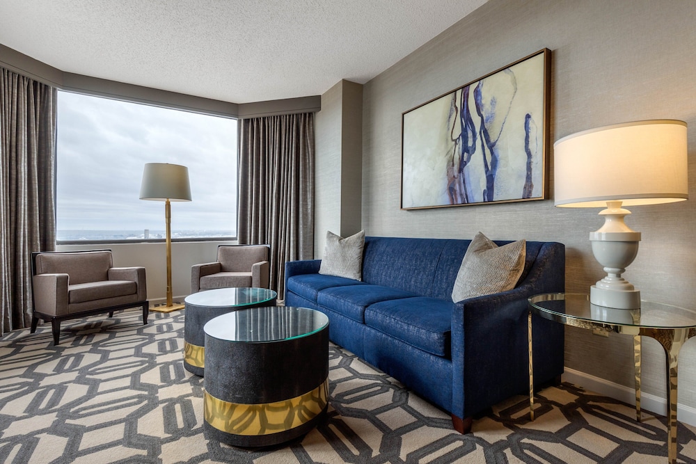 Executive Suite, 1 King Bed with Sofa bed, City View (Spacious) - Photo 9