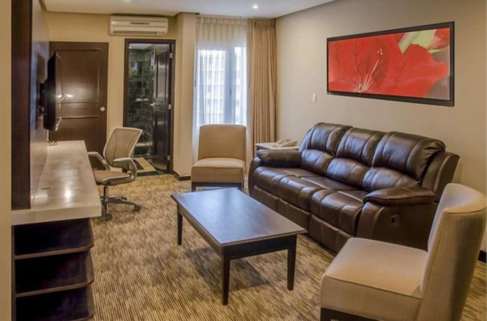 Junior Suite, 1 King Bed, City View - Photo 6