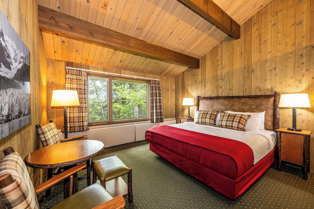 Standard Room, 1 King Bed photo 2