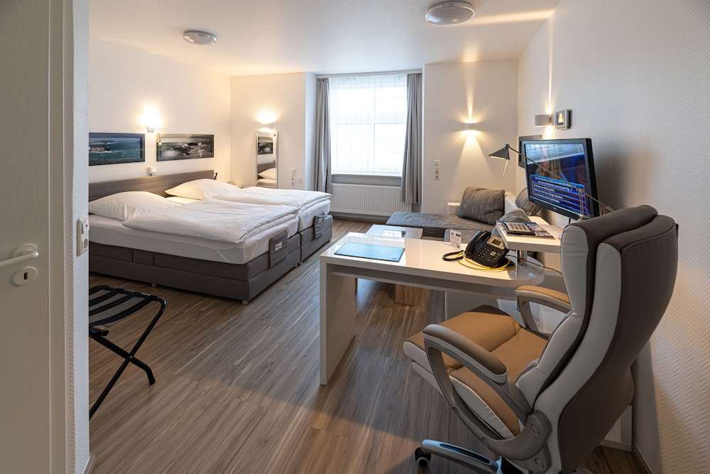 Deluxe Double Room, Private Bathroom photo 3