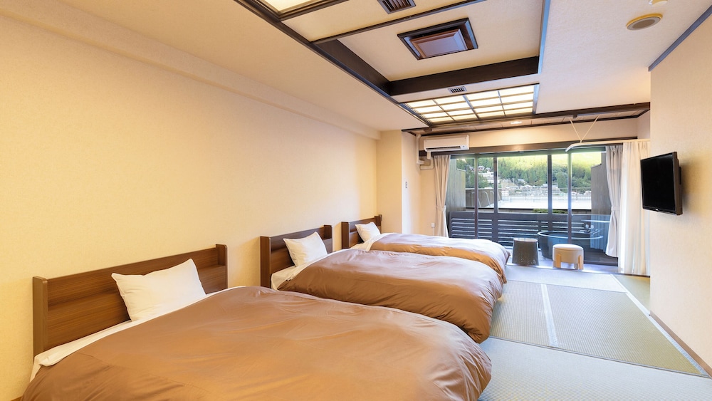Standard Japanese Style 3-pax with Open-air Bath,Non-Smoking photo 1