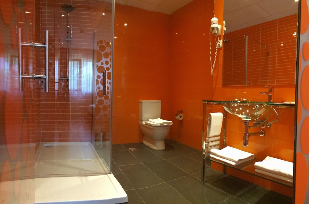 Deluxe Double Room - Photo 11