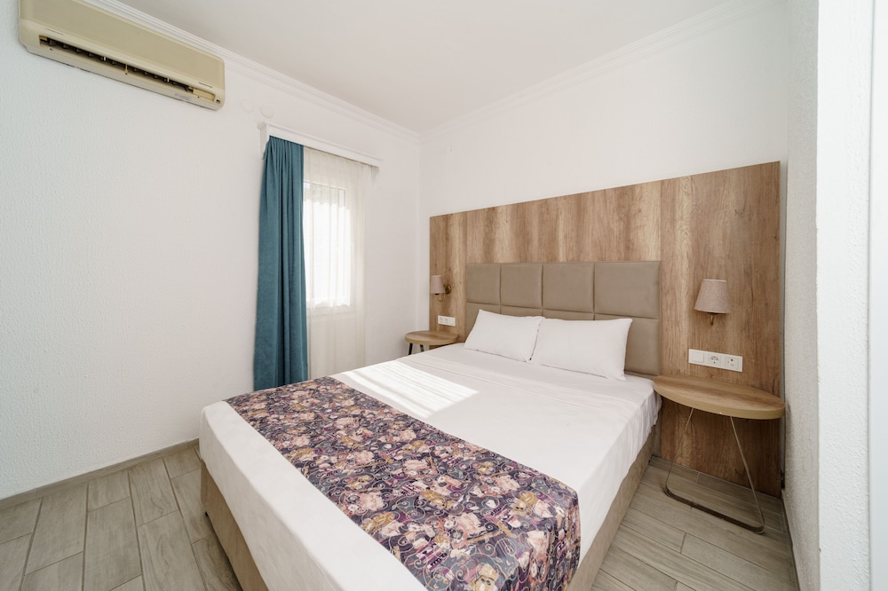 Superior Double or Twin Room, Balcony - Photo 6