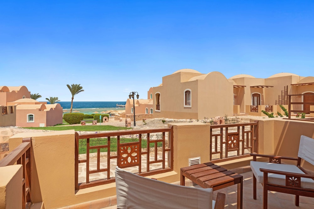 Suite, Terrace, Beachfront thumbnail 6