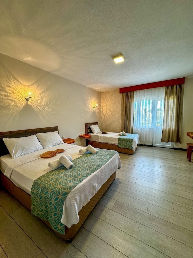 Double Room, Balcony, Garden View photo 1