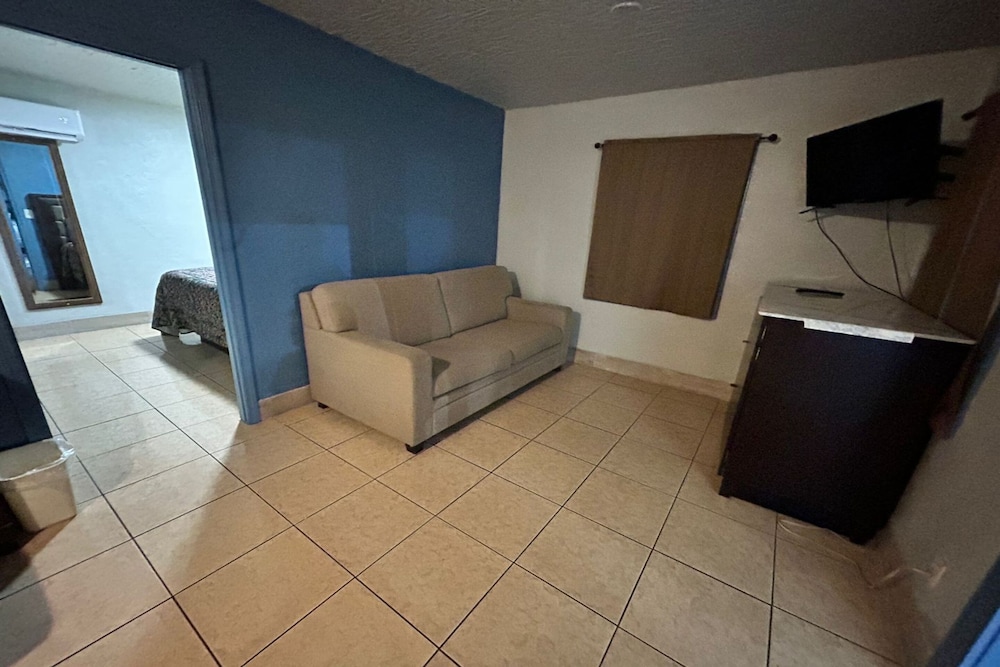 Suite, Kitchenette photo 3