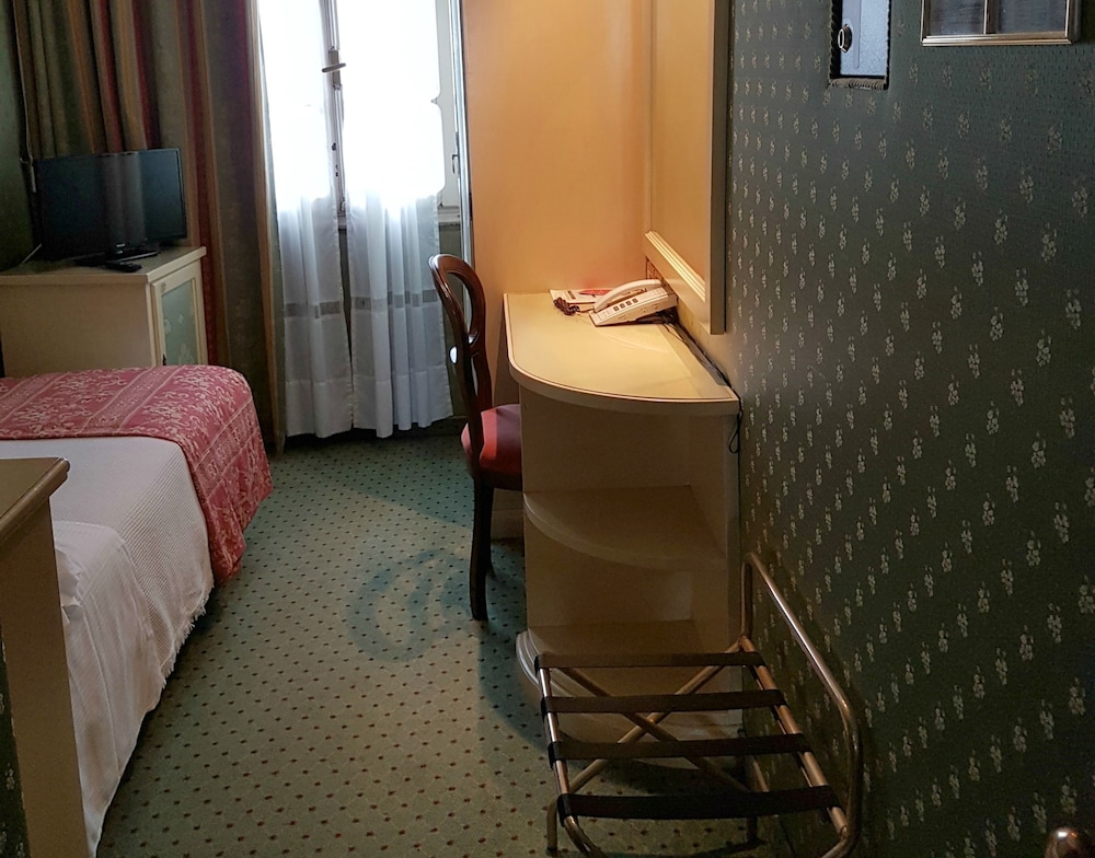 Economy Single Room