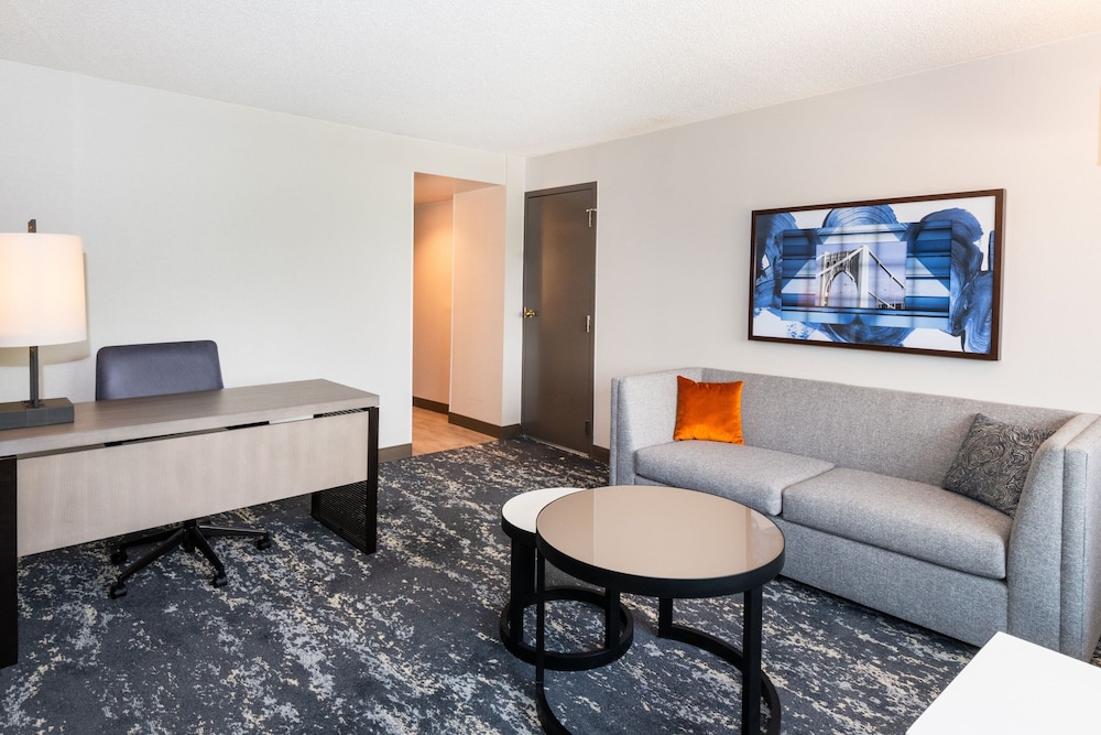 One Bedroom Suite, 1 King Bed and Sofa Bed - Photo 3