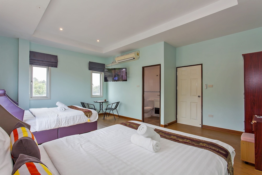 Deluxe Family Room
