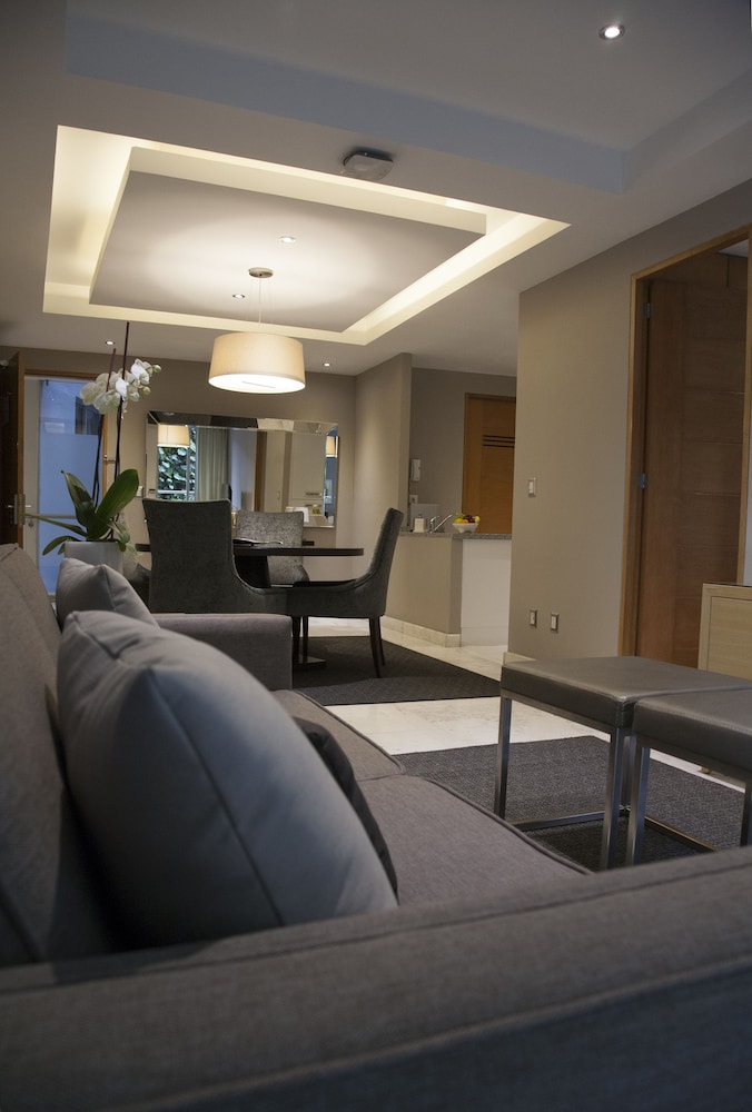 Suite, 2 Bedrooms photo 2