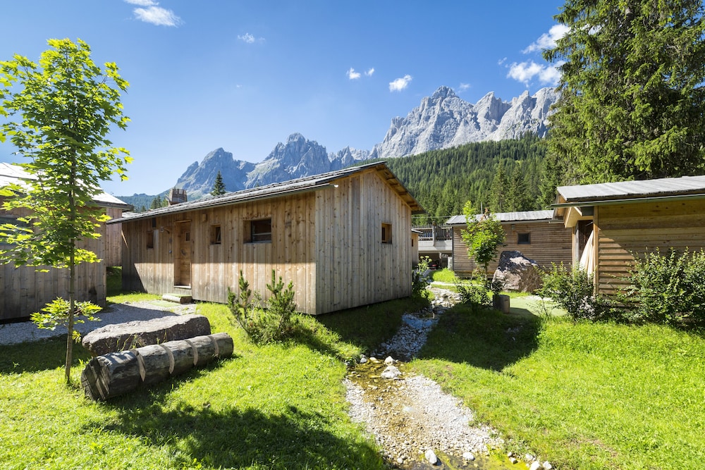 Deluxe Mobile Home, 2 Bedrooms (Dolomites Lodge) photo 3