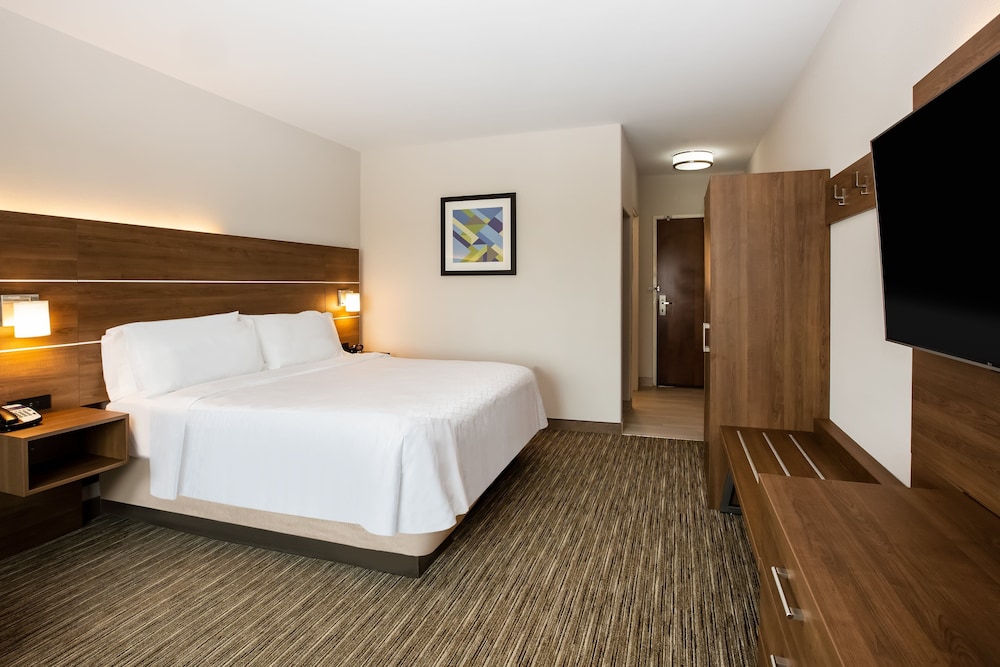 Standard Room, 1 King Bed - Photo 2