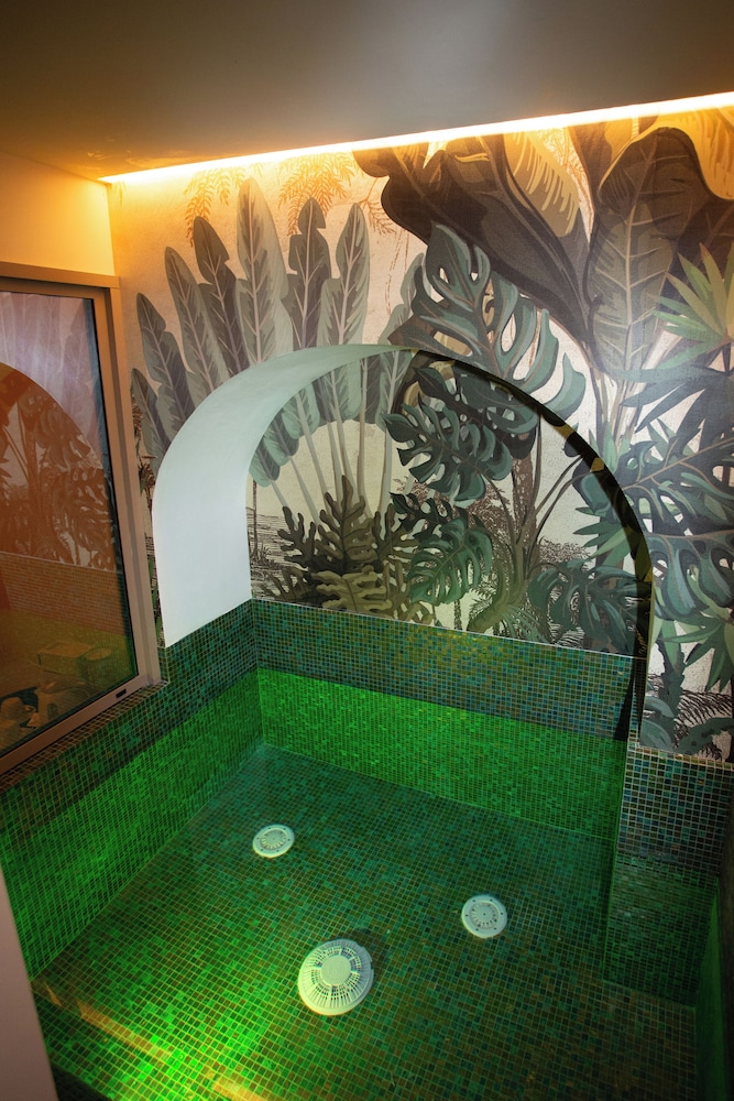 Romantic Studio Suite, Private Pool photo 2