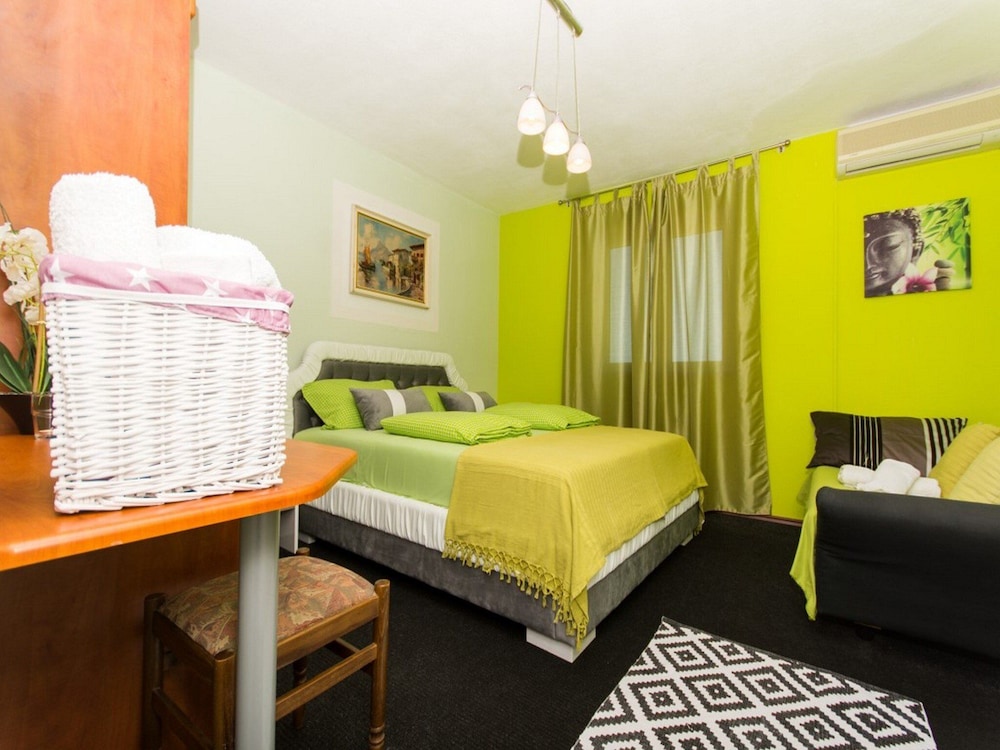 Apartment (One Bedroom Apartment with Balcony an) photo 1