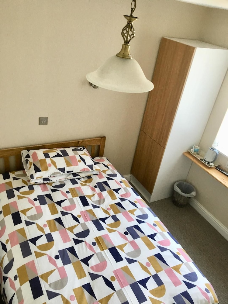 Single Room (Small Double) photo 2
