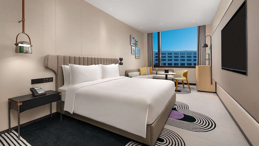 Standard Room, 1 King Bed