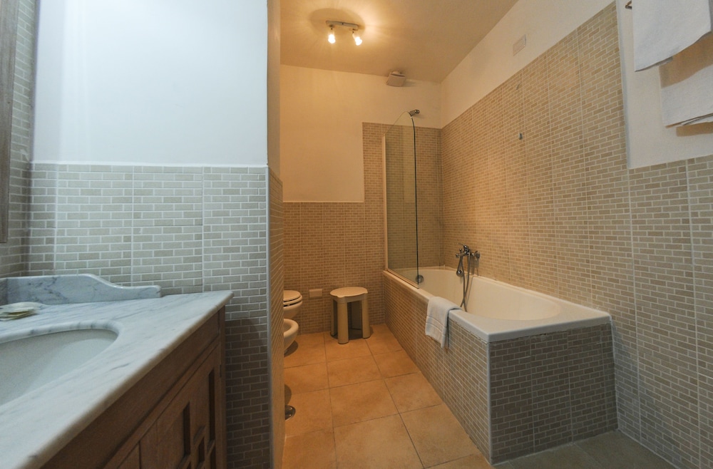 Triple Room - Photo 6