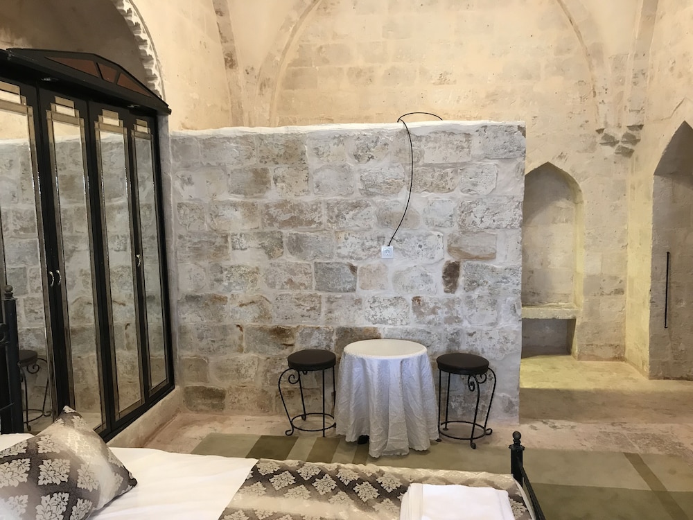 Standard Room, Multiple Beds - Photo 7