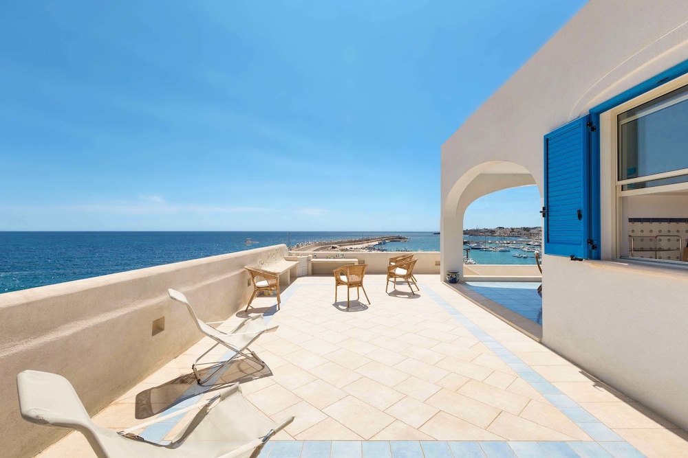 House, 2 Bedrooms, Terrace, Sea View photo 2