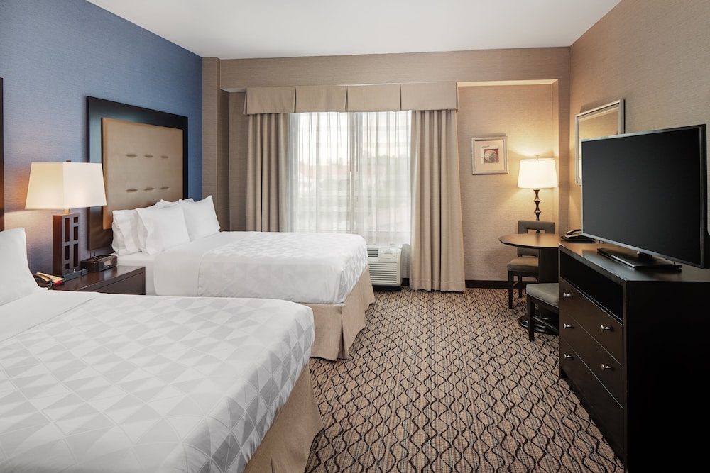 Standard Room, 2 Queen Beds, Accessible (Comm, Mobil, Roll-In Shower) - Photo 1