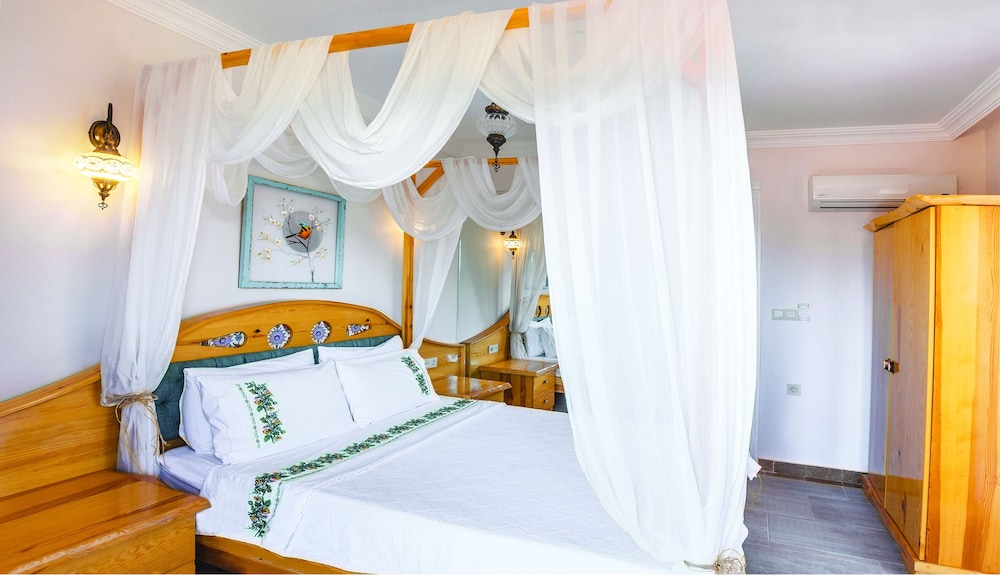 Honeymoon Suite photo 1