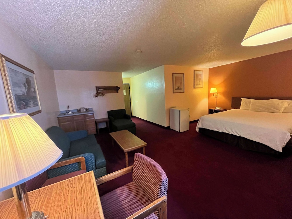 Deluxe Room, 1 King Bed, Non Smoking - Photo 2
