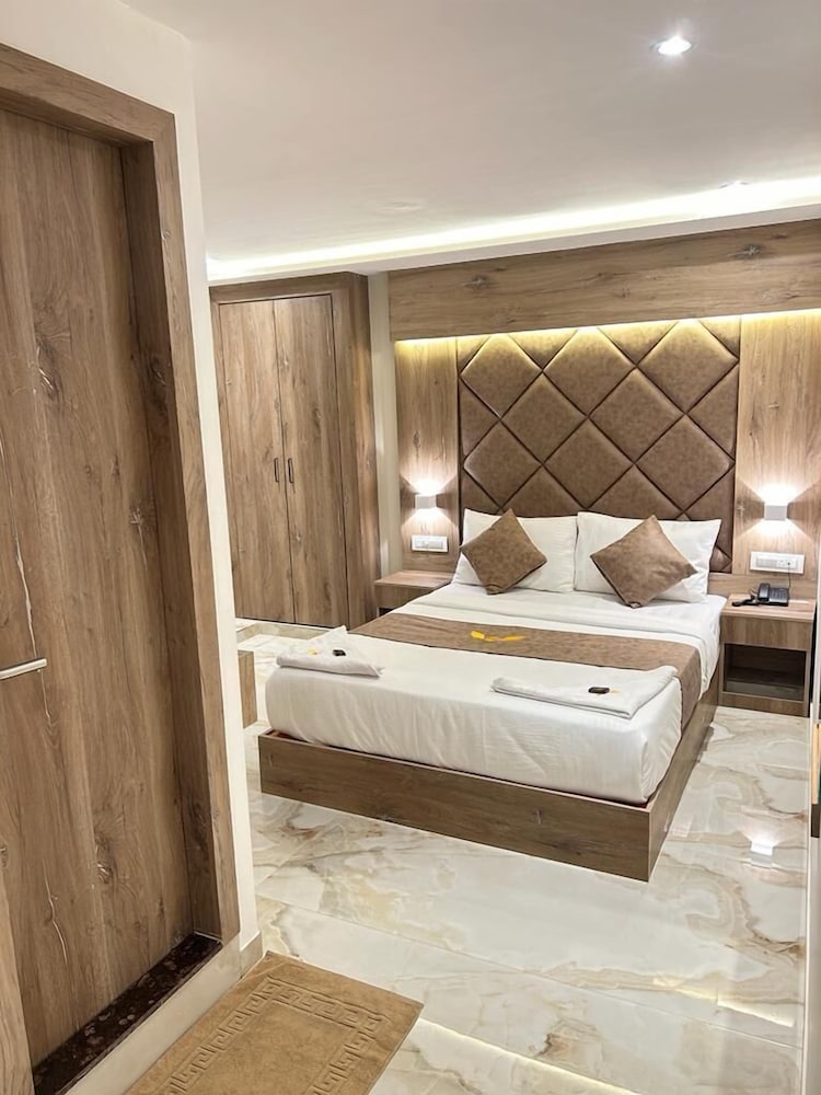Deluxe Single Room