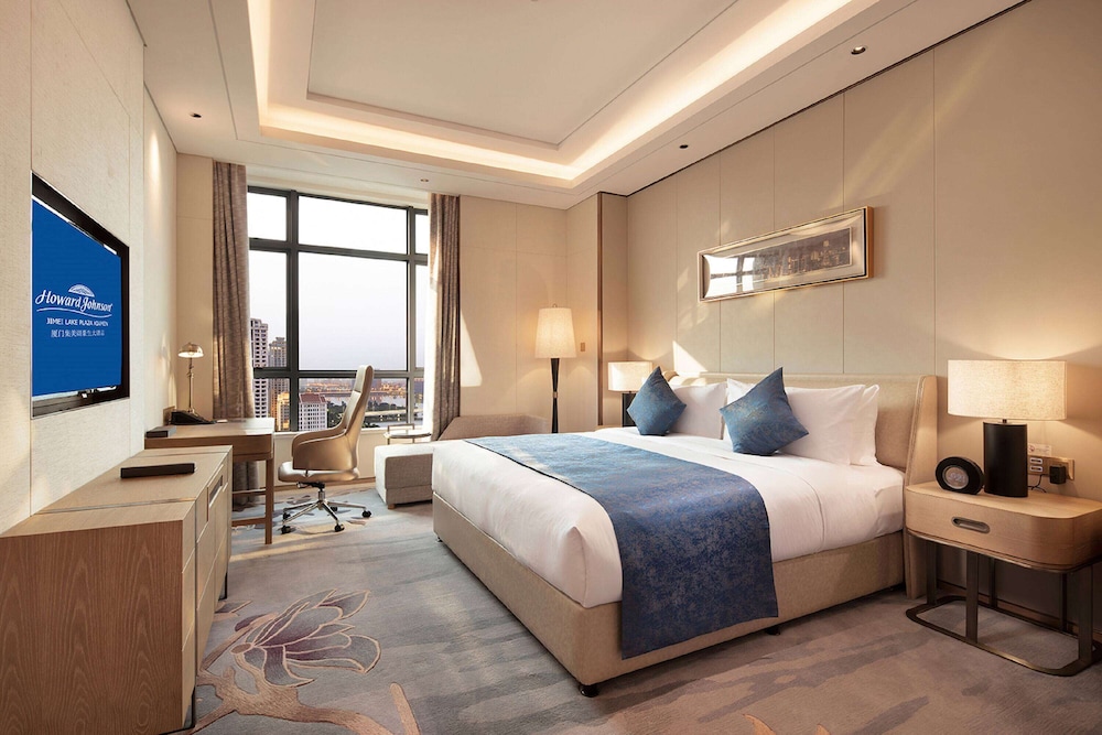 Executive Suite, 1 King Bed, Non Smoking (Deluxe)