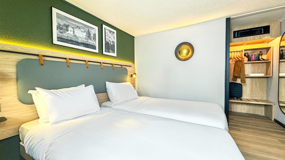 Superior Room, 2 Twin Beds photo 3