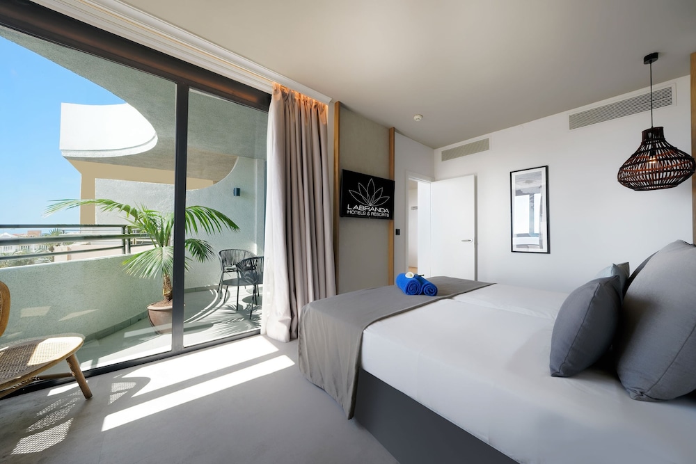 Junior Suite Deluxe, Sea View (2 adults. only adults area)