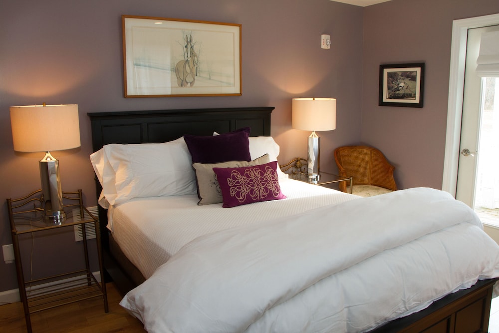 Room, 1 Queen Bed (The Silvernails Room)
