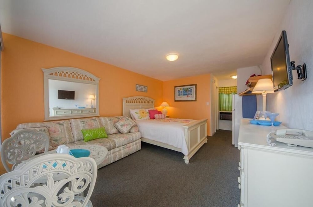 Standard Room, 1 Queen Bed with Sofa bed, Kitchenette photo 1