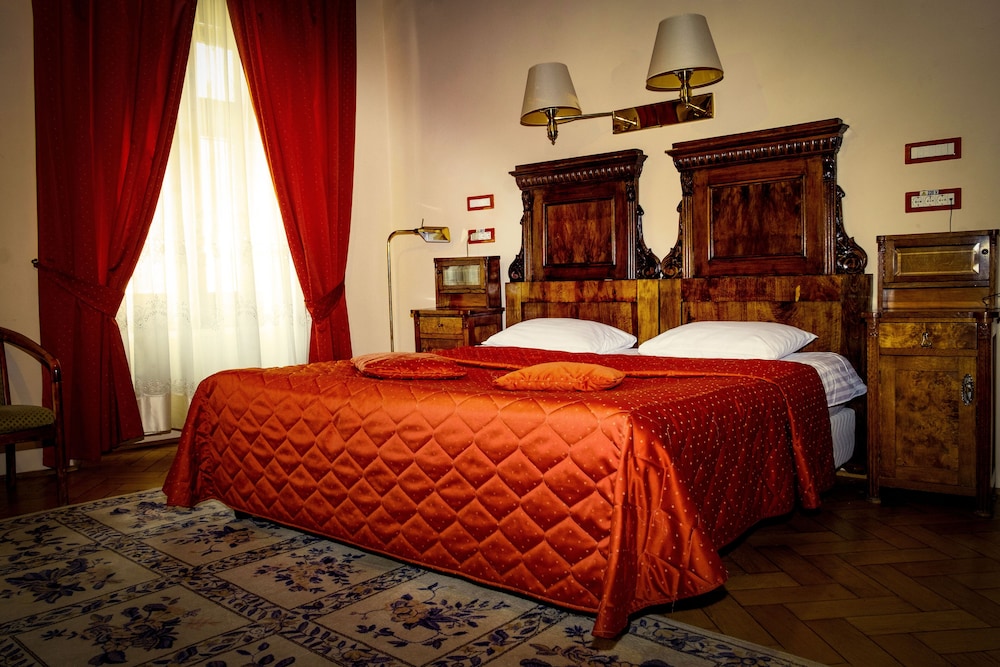 Deluxe Double Room with view - Photo 5