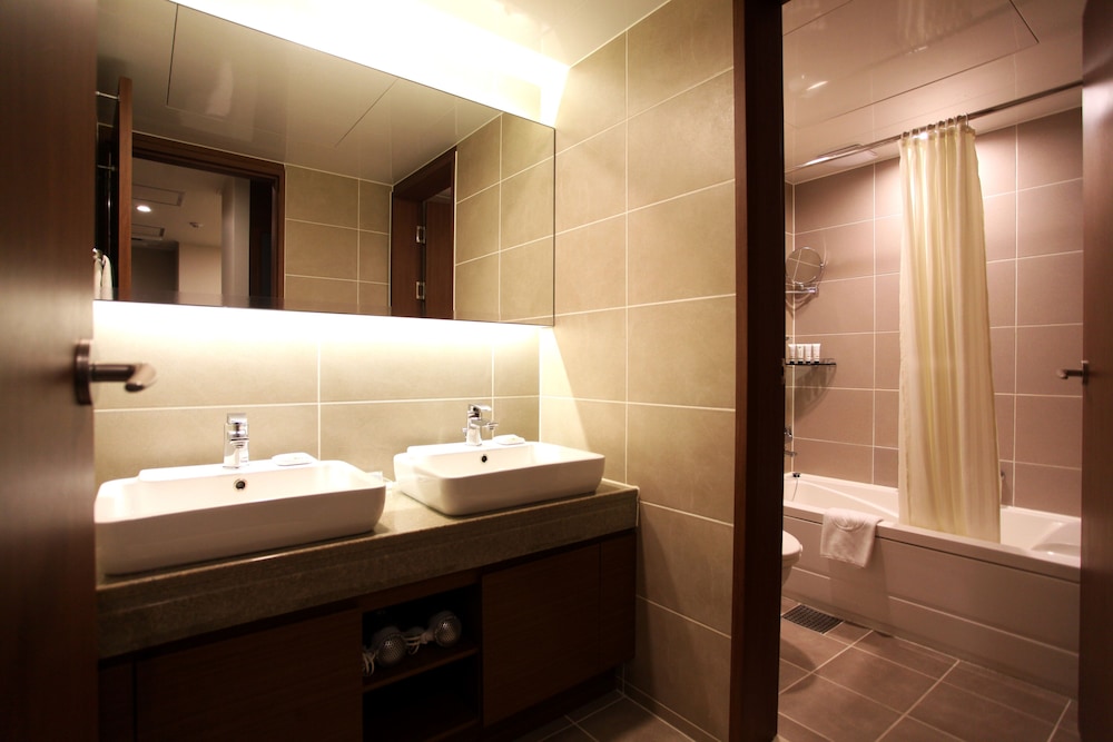 Family Room - Photo 8