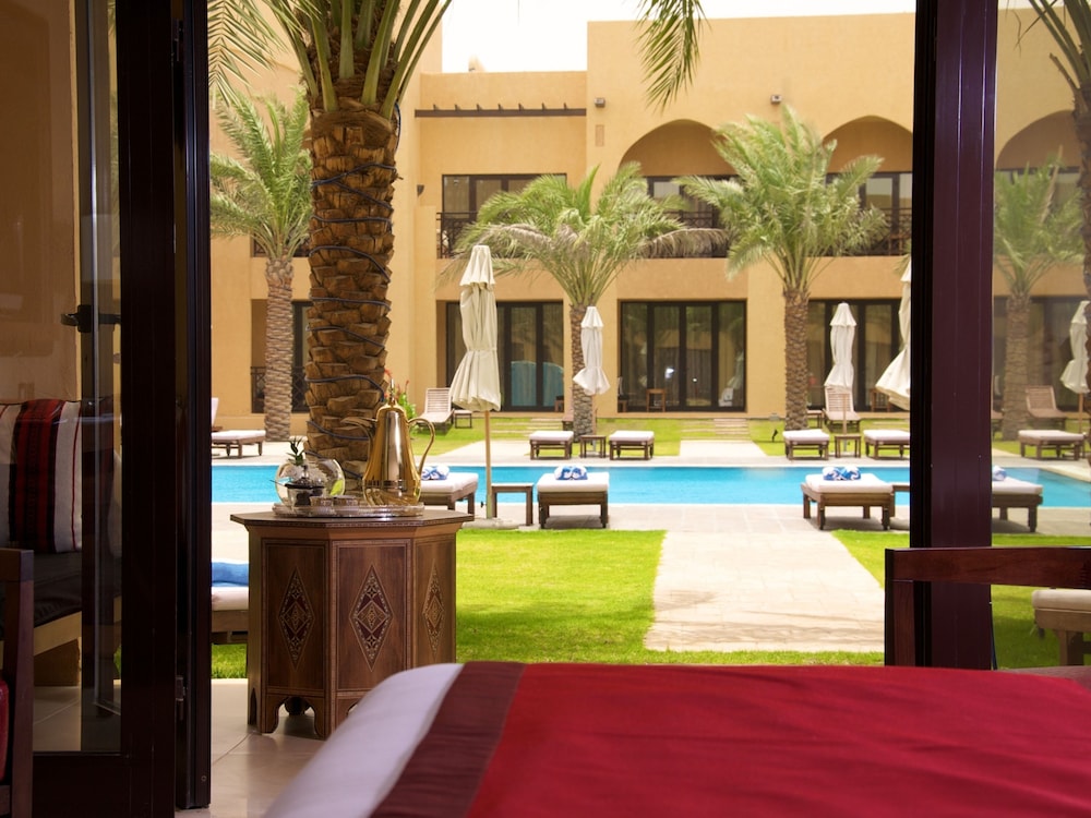 Oasis Queen Room with Pool View