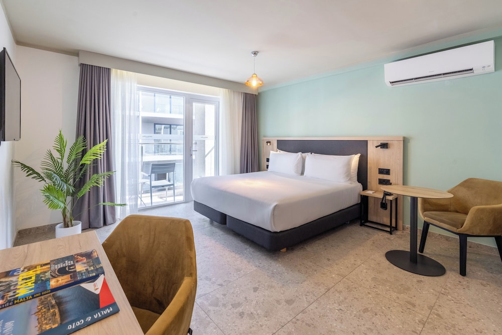 Superior Room, 1 King Bed (2+1)