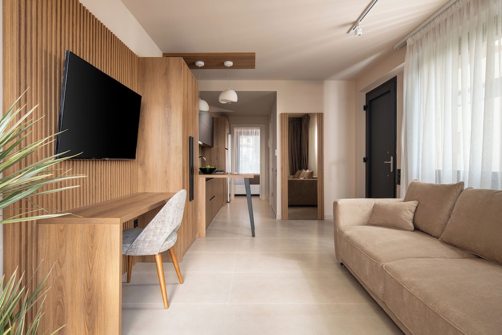 Deluxe Suite with Private Pool photo 2