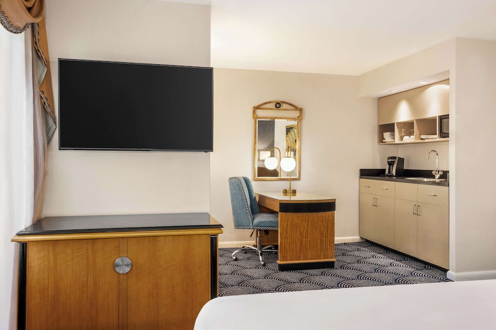 Standard Room, 1 King Bed, Non Smoking, Kitchenette