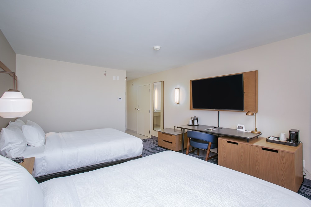 Room, 2 Queen Beds - Photo 6