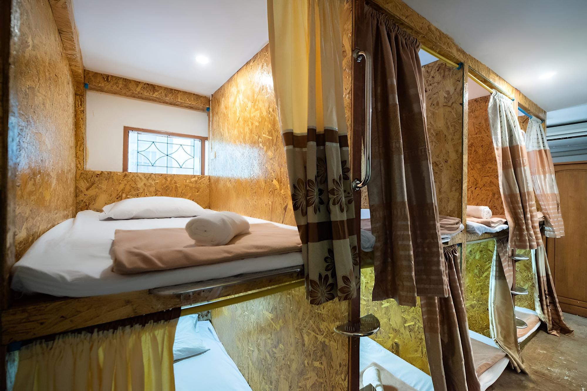 Shared Dormitory, Women only photo 2