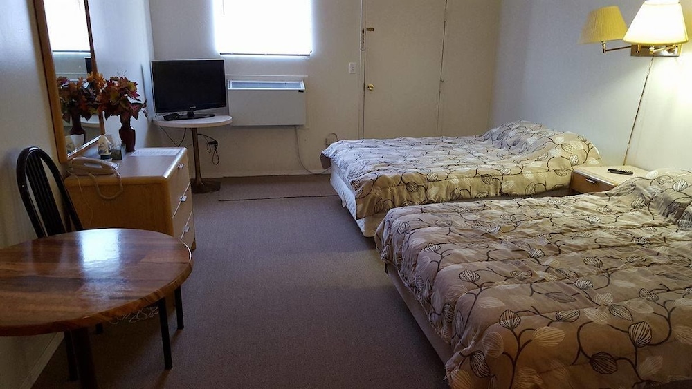 Standard Room, 2 Queen Beds photo 1
