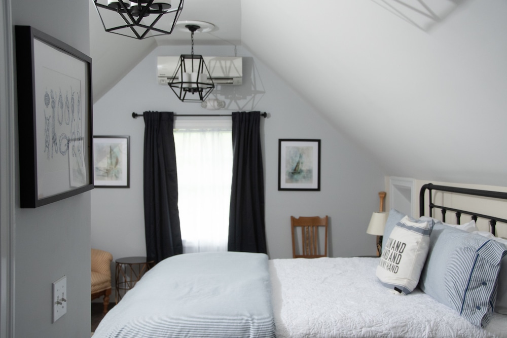 Classic Room, 1 King Bed (Prospect Room) photo 1