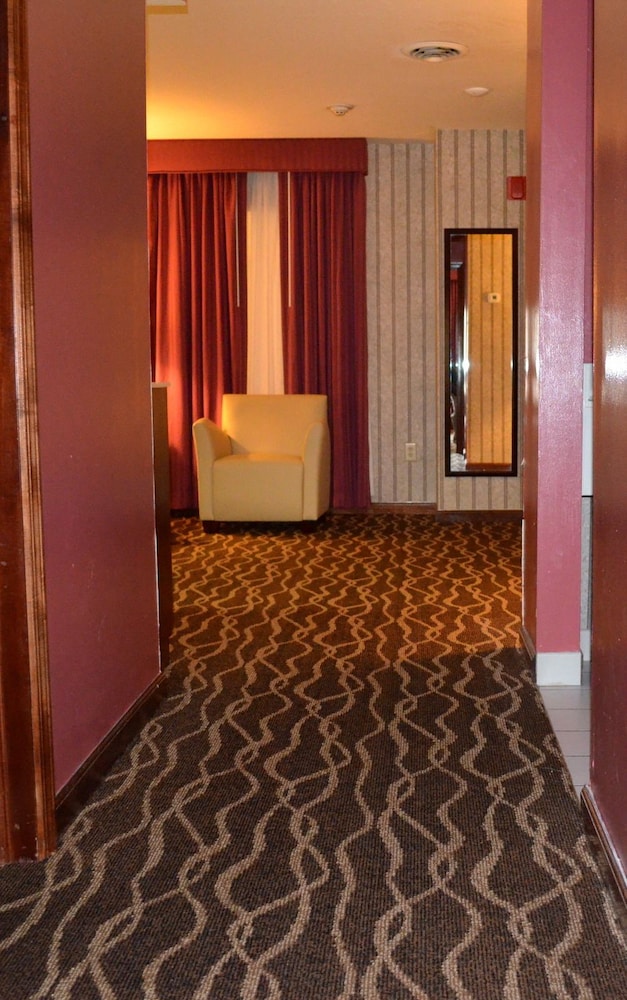 1 King Bed, Suite, Nonsmoking - Photo 2