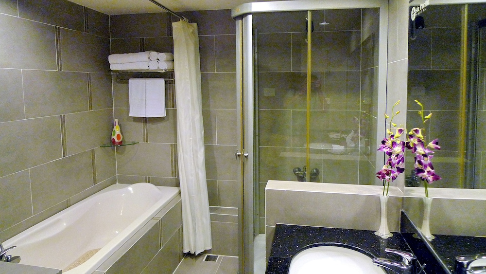 Suite, Sea View - Photo 15