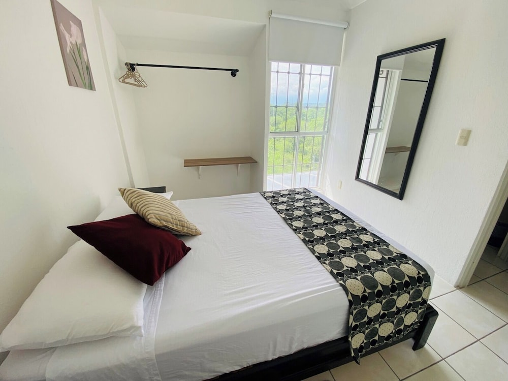 Family House, 4 Bedrooms, Pets Allowed photo 1
