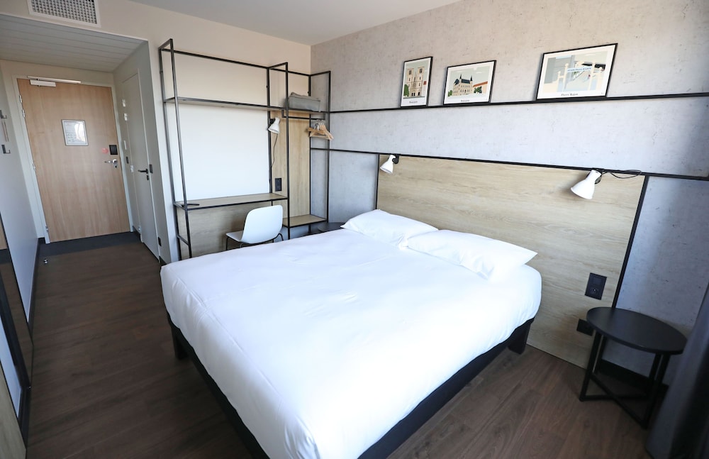 Standard Room, 1 Double Bed - Photo 4